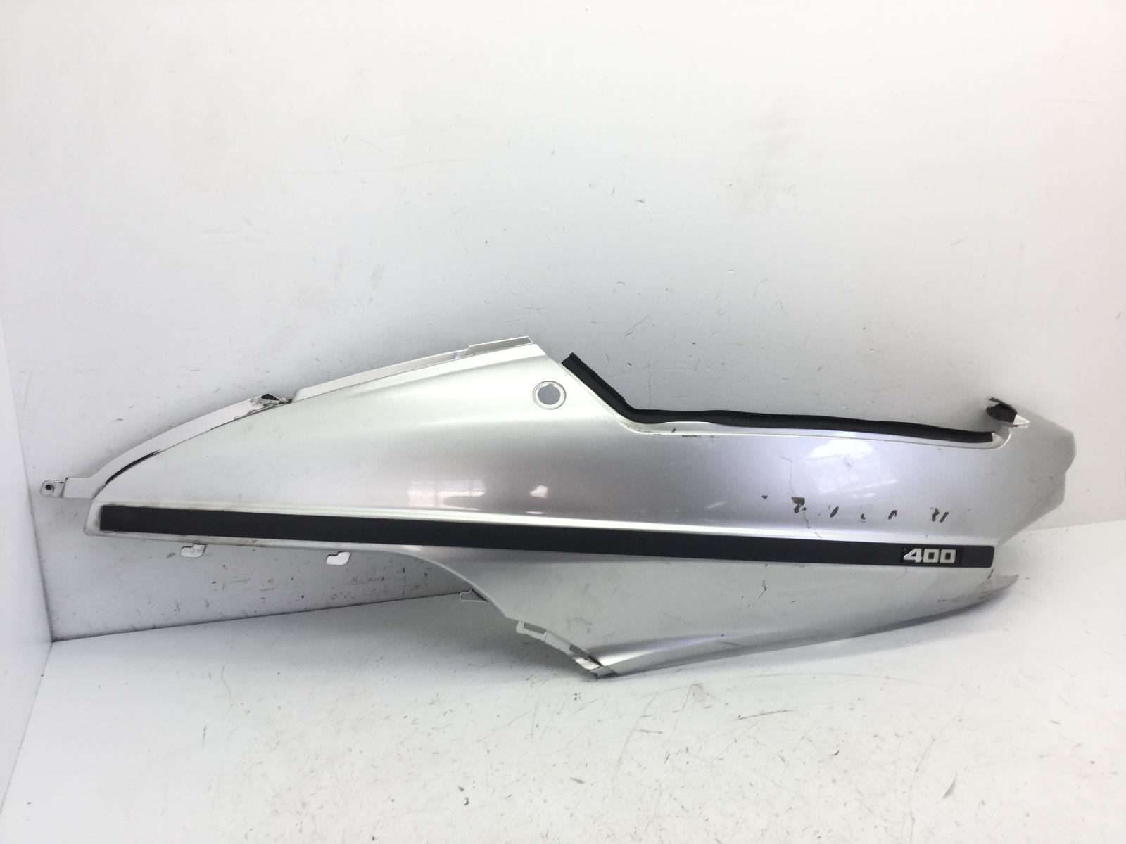 Suzuki burgman an 400 carena fiancata posteriore sinistra - attacco rotto 1999 2000 au131