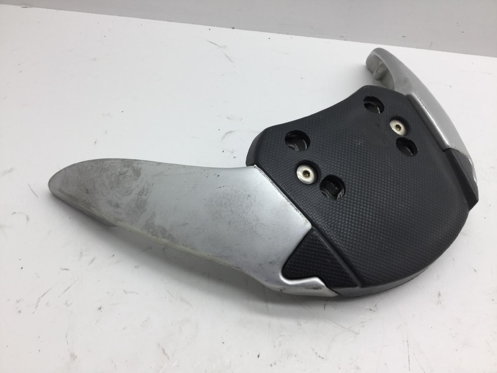 Aprilia leonardo 250 maniglia maniglione posteriore coperchio con fori bauletto 1999 2001 pd000