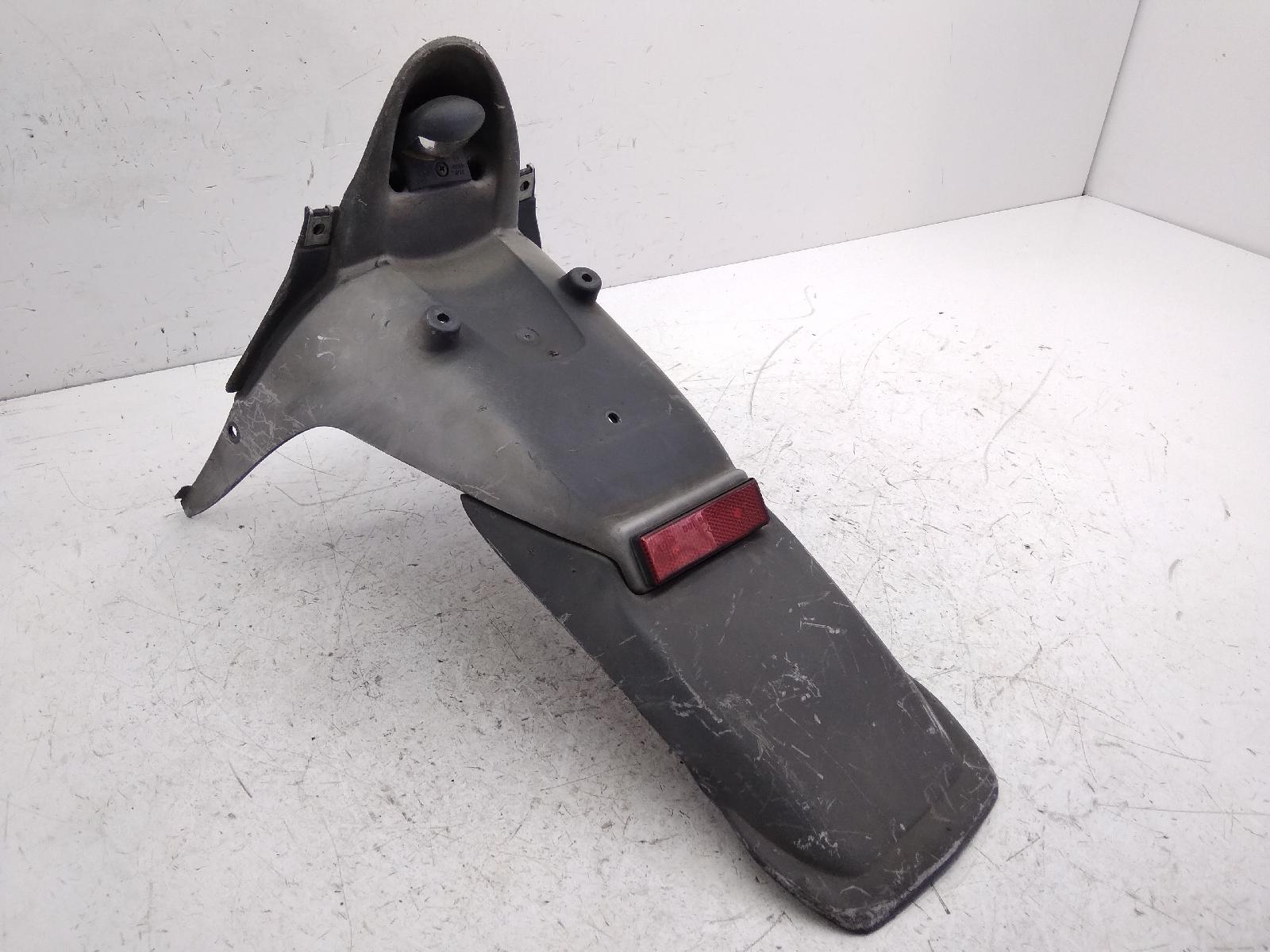 Aprilia leonardo 250 parafango posteriore portatarga e supporto luce 1999 2001 pd000