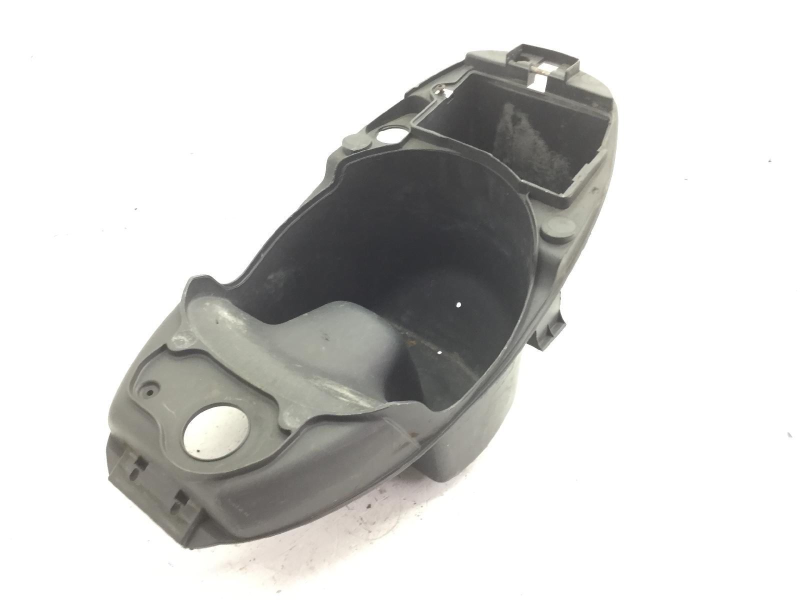 Piaggio liberty 4t 2v euro 3 125 carena vano sottosella 2009 2012 m67100