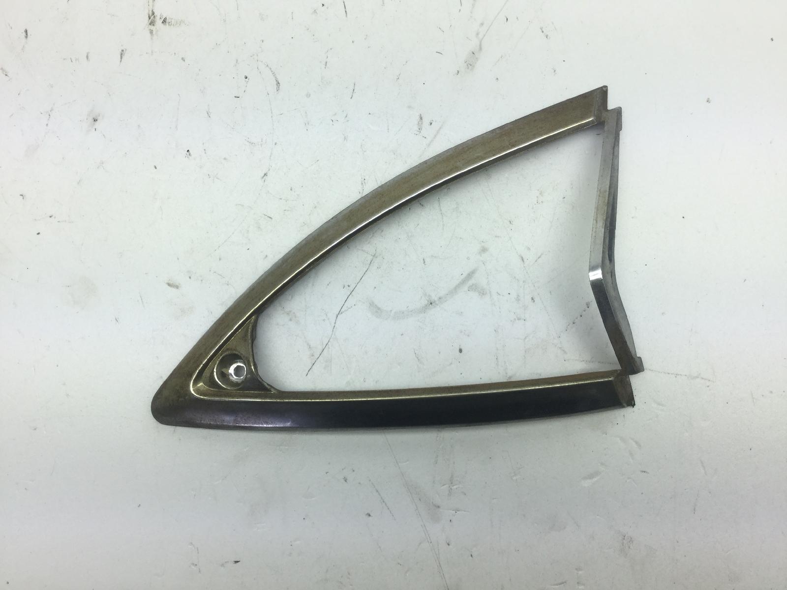 Piaggio liberty 4t 2v euro 3 125 modanatura freccia anteriroe sinistra 2009 2012 m67100