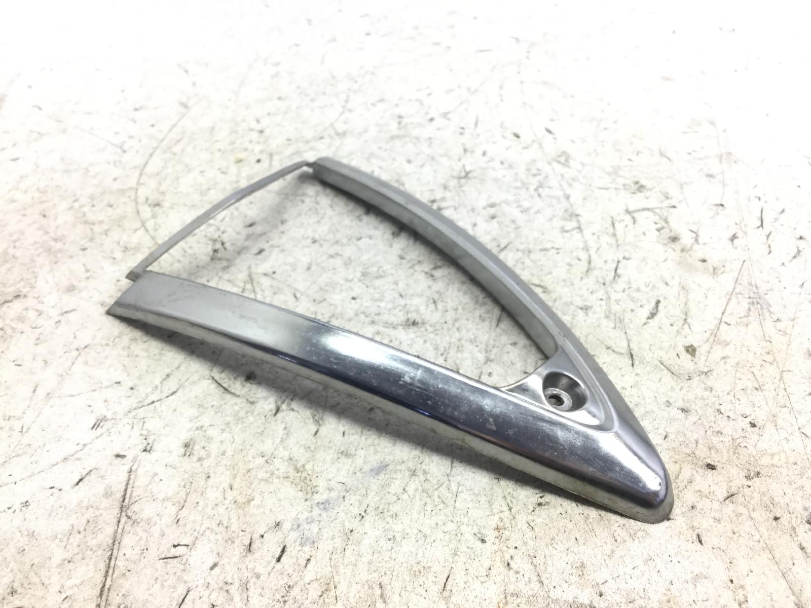 Piaggio liberty 4t 2v euro 3 125 modanatura freccia anteriore destra 2009 2012 m67100