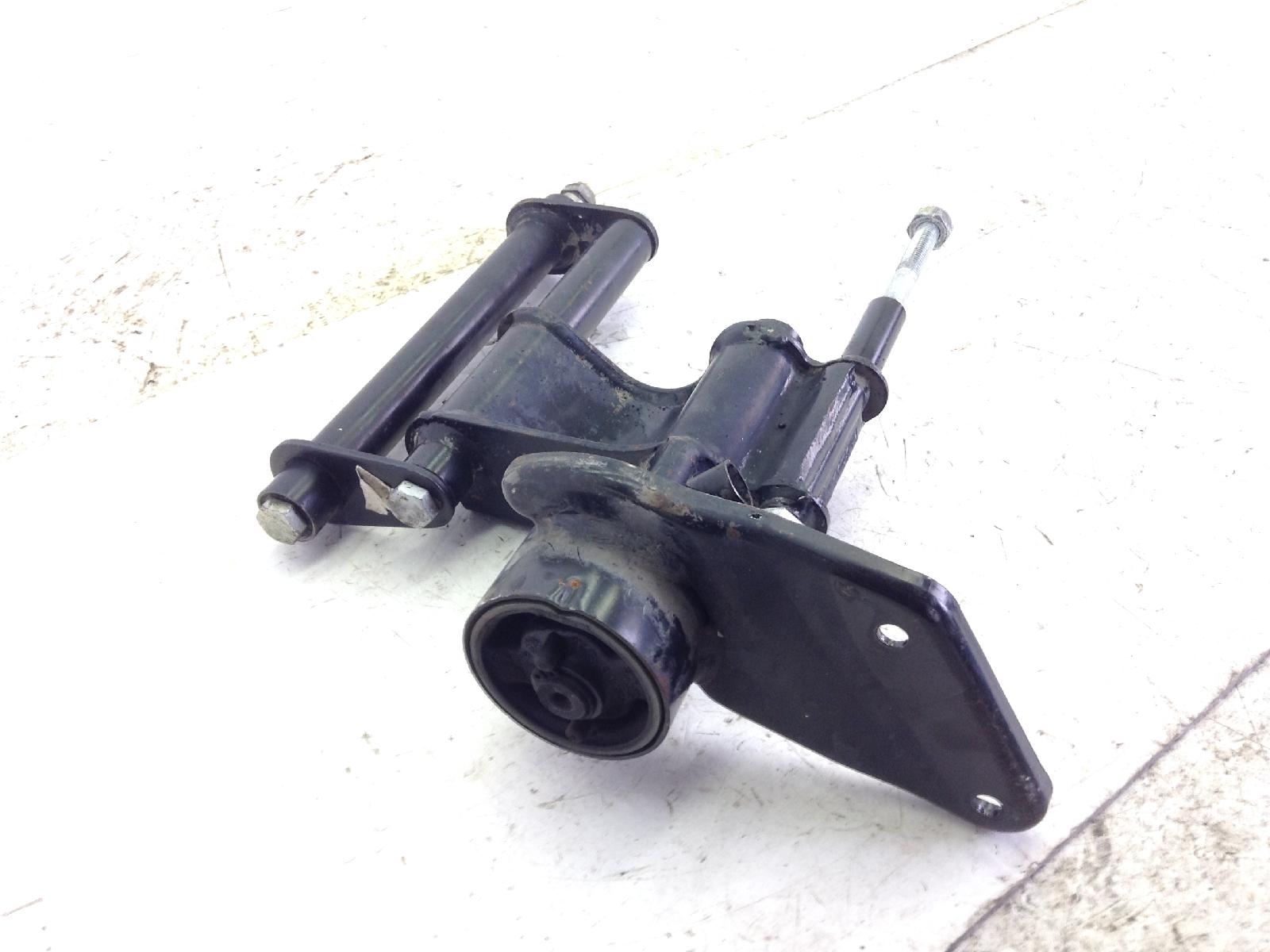 Piaggio liberty 4t 2v euro 3 125 staffa supporto motore 2009 2012 m67100