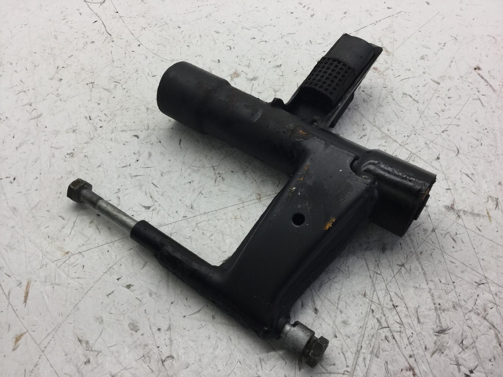Piaggio liberty 4t rst 50 staffa supporto motore 2004 2004 c42200