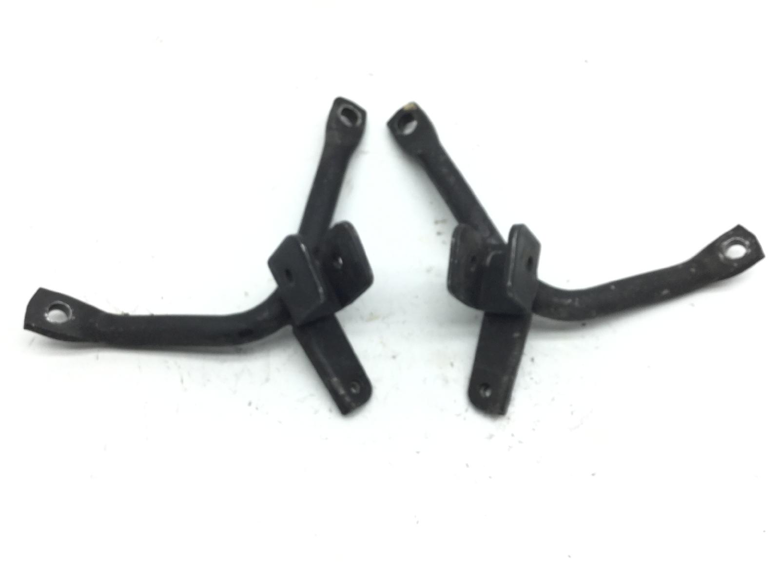 Honda @ chiocciola 150 coppia staffe supporto pedane poggiapiedi 2000 2002 zdckf03b03f