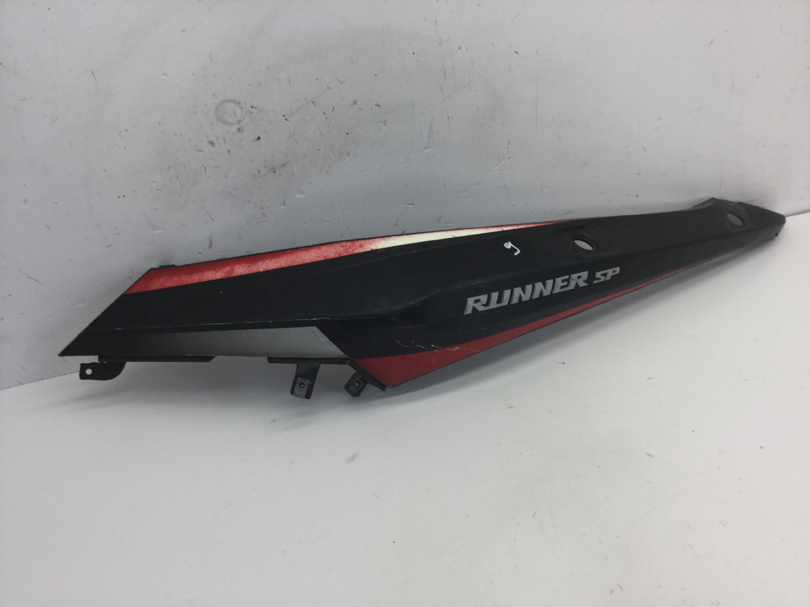 Gilera runner sp 50 carena fiancata posteriore sinistra con 2 alette rotte 2007 2007 c46100