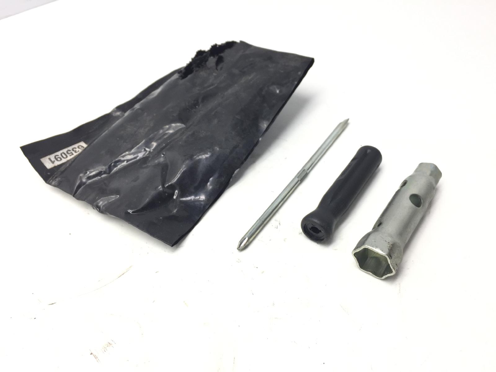 Kit attrezzi attrezzatura di bordo gilera runner sp 50 2007 2007 c46100