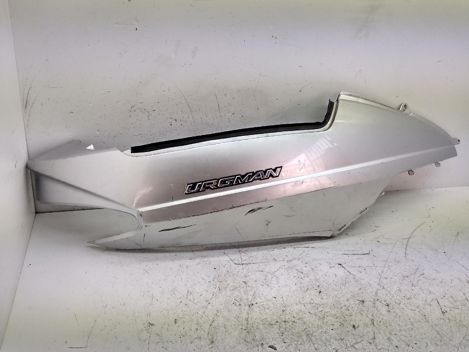 Suzuki burgman an 250 carena fiancata posteriore destra - attacco rotto 1999 2000 an131