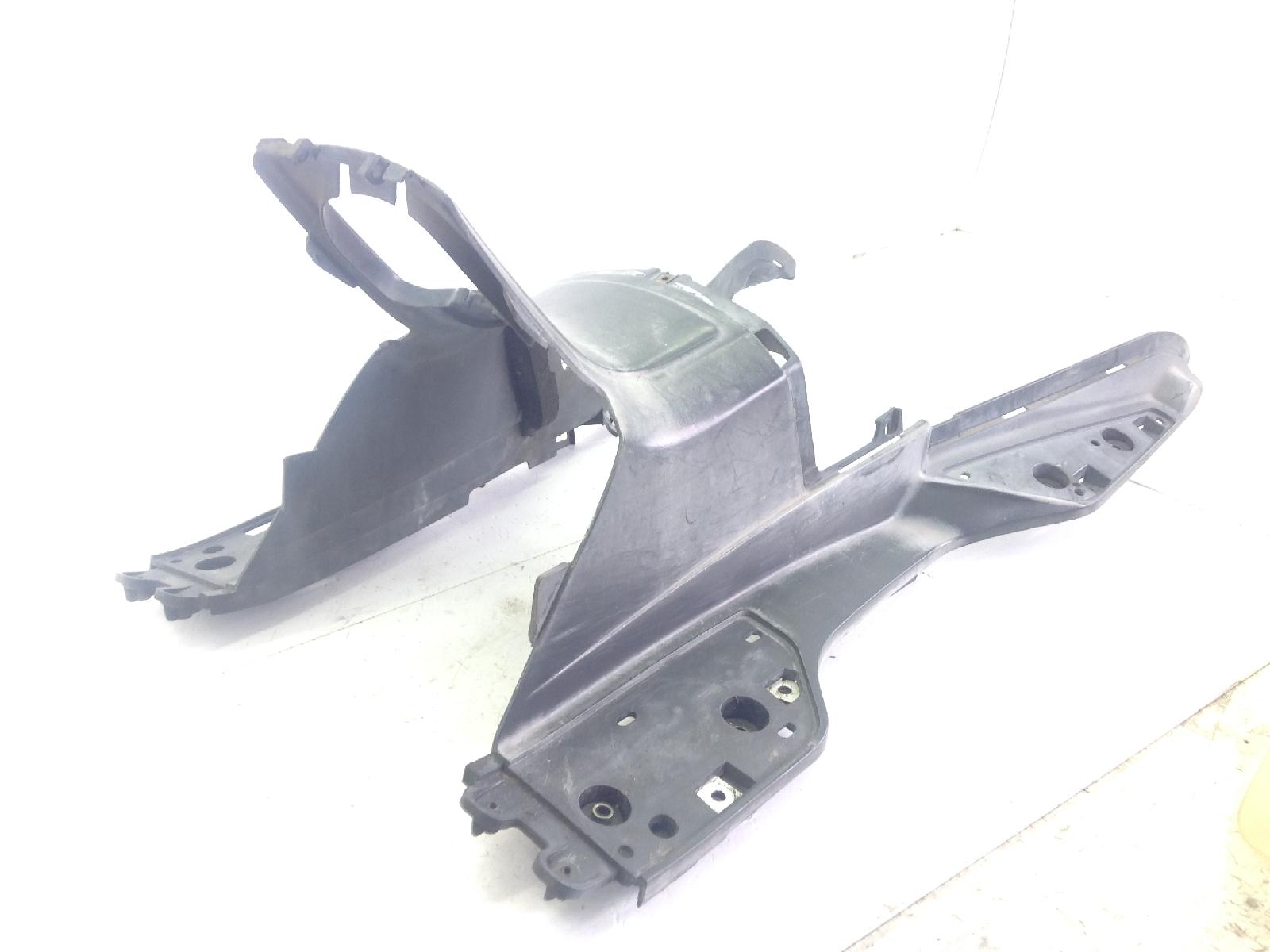 Suzuki burgman an 250 carena pedana pavimento poggiapiedi 1999 2000 an131