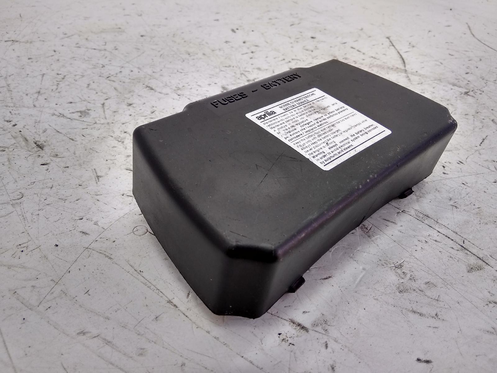 Piaggio zip 2t 50 tappo coperchio batteria 2008 2013 c25e0