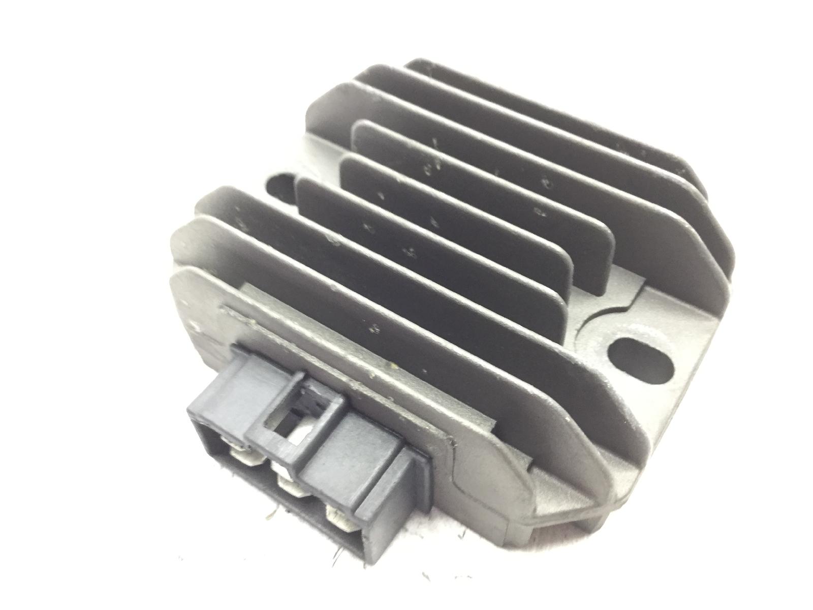 Aprilia scarabeo light 200 regolatore di tensione 2008 2008 rbe00