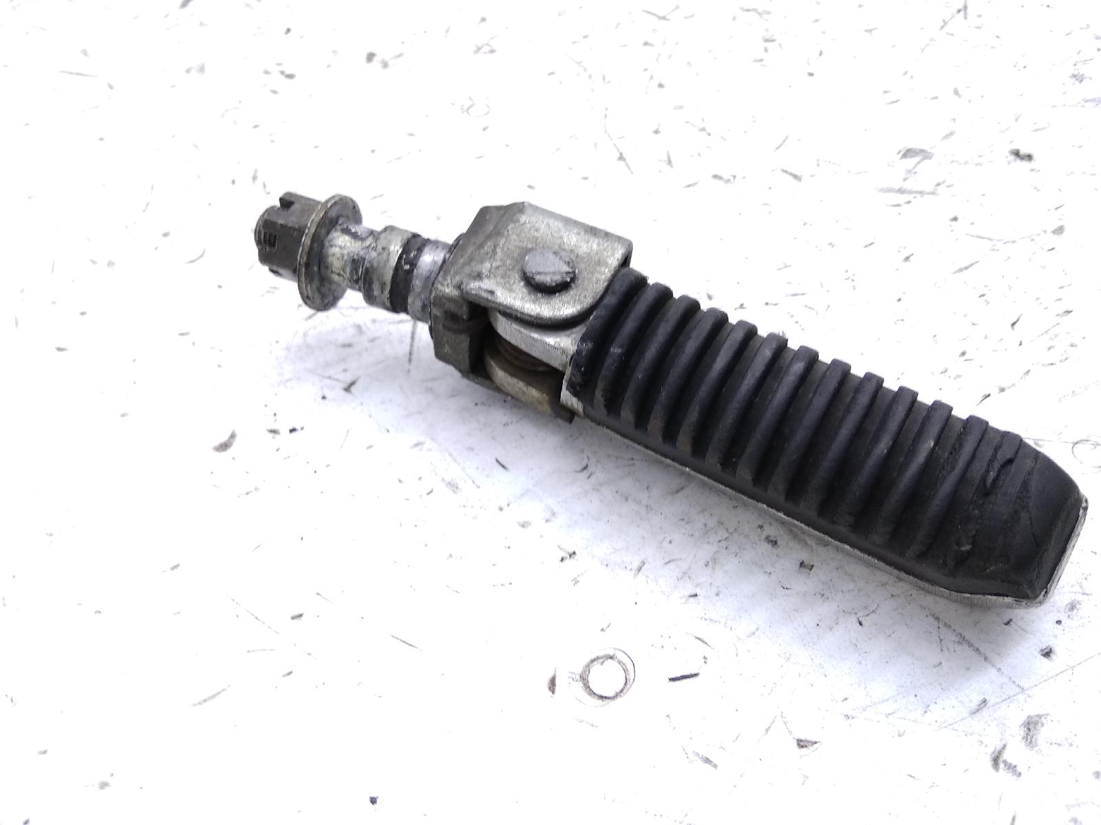 Suzuki gsf bandit 400 pedana anteriore destra - gomma consumata 1991 1993 gk75a