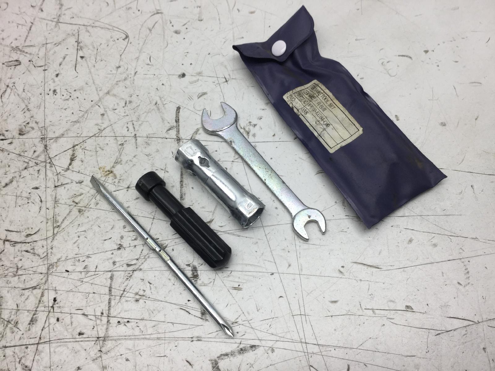 Kymco k-pipe 125 kit attrezzi di bordo 2012 2013 b31000