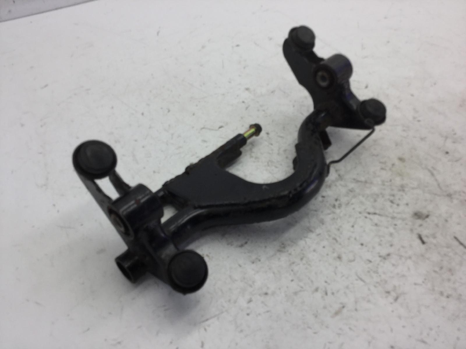 Kl pulsar 125 staffa supporto motore