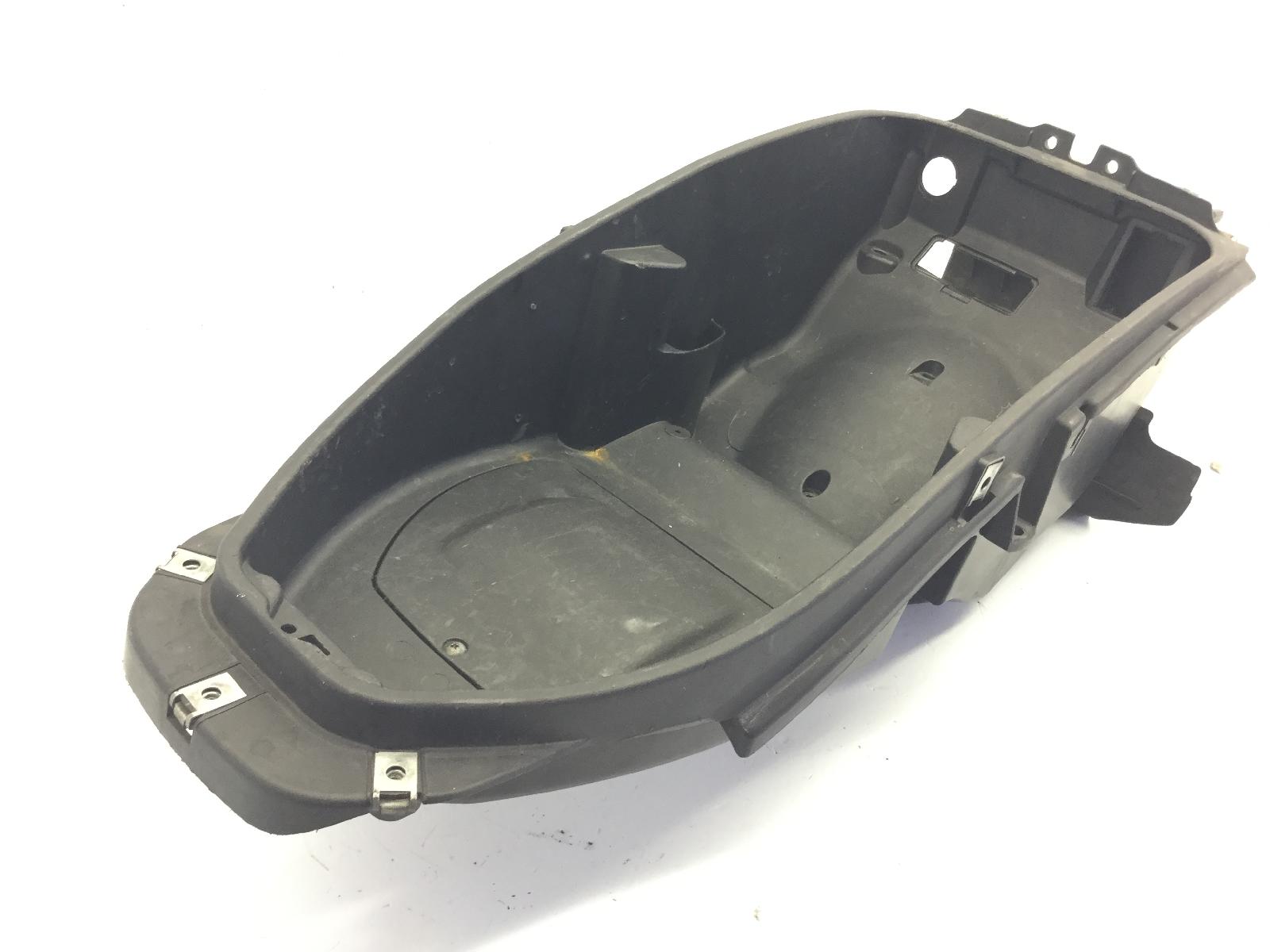 Piaggio beverly e3 400 carena vano sottosella 2006 2007 m34300