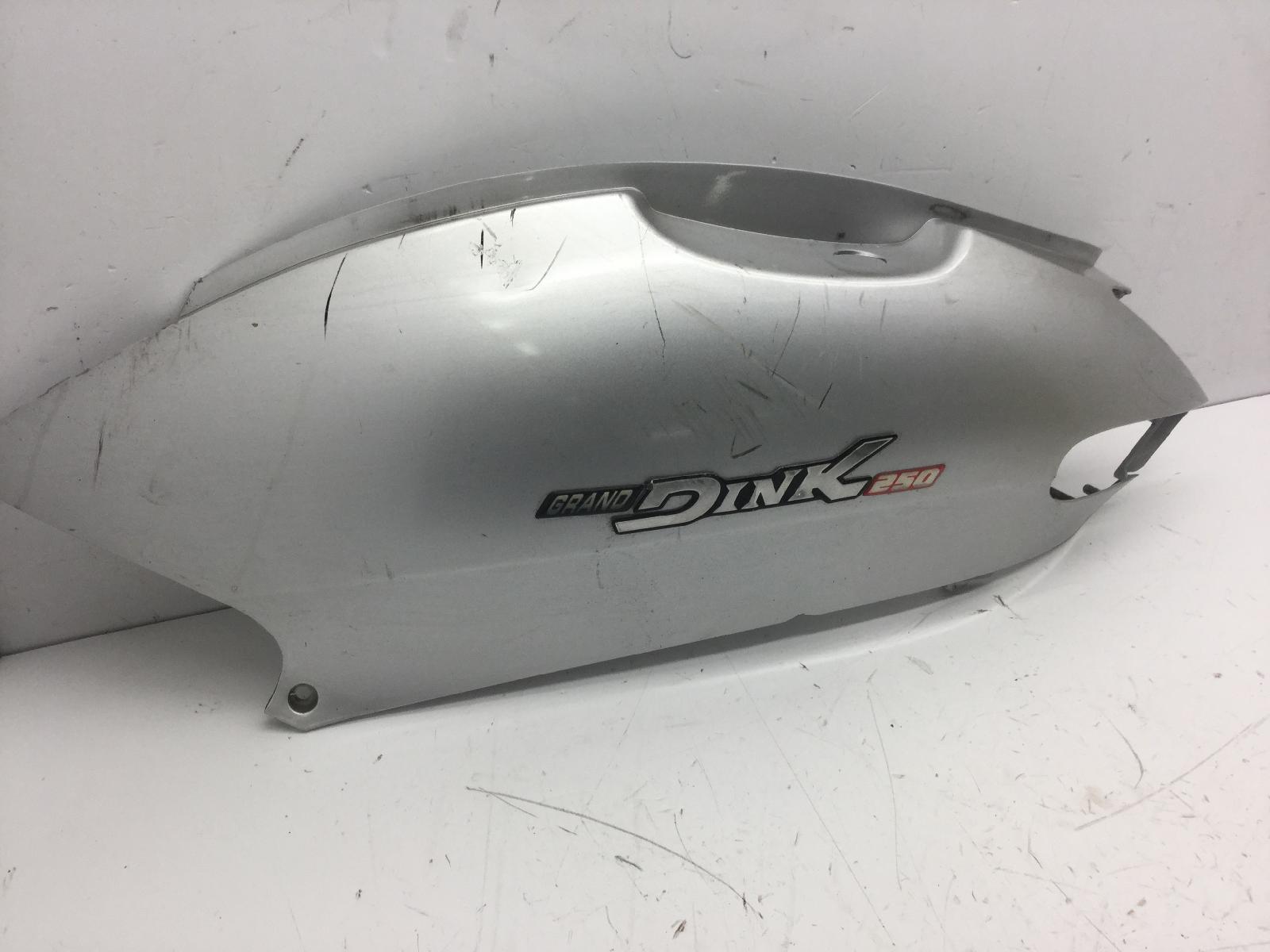 Kymco grand dink 250 carena fiancata posteriore sinistra e piccola rottura 2003 2004 s41011