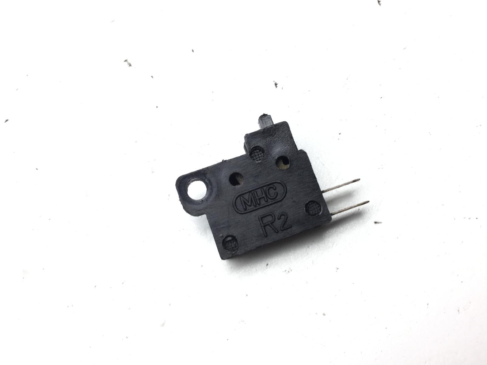 Kymco grand dink 250 sensore pulsante stop microstop freno anteriore 2003 2004 s41011