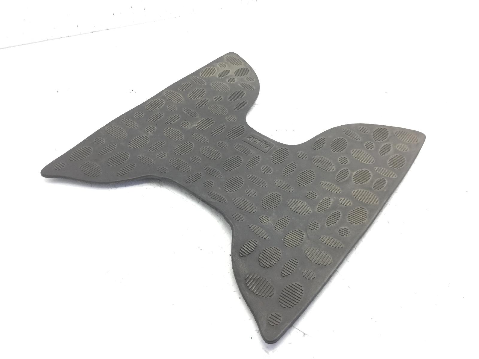 Aprilia scarabeo mot yamaha 100 tappetino pedana pavimento poggiapiedi 2000 2000 re00
