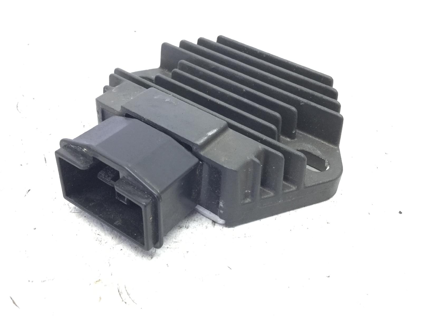 Honda jazz 250 regolatore di tensione 2001 2001