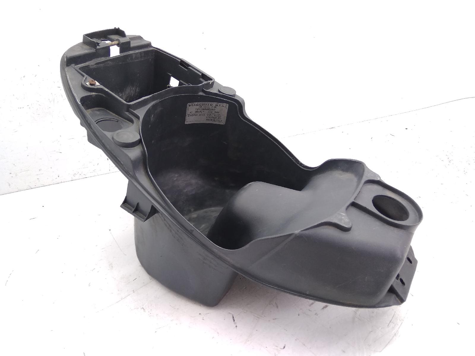 Piaggio liberty 125 carena vano sottosella 1998 2000 m1100