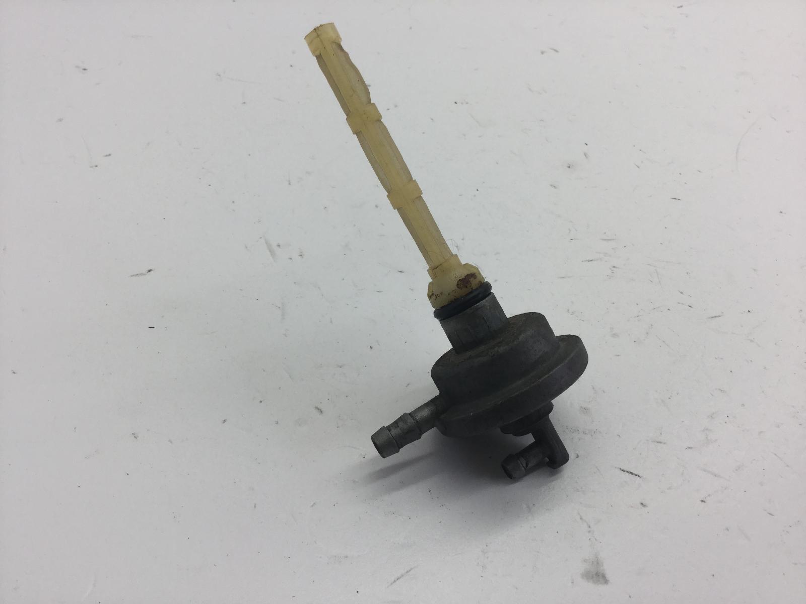 Malaguti f12 r phantom lc 50 rubinetto serbatoio benzina 2007 2010 8201