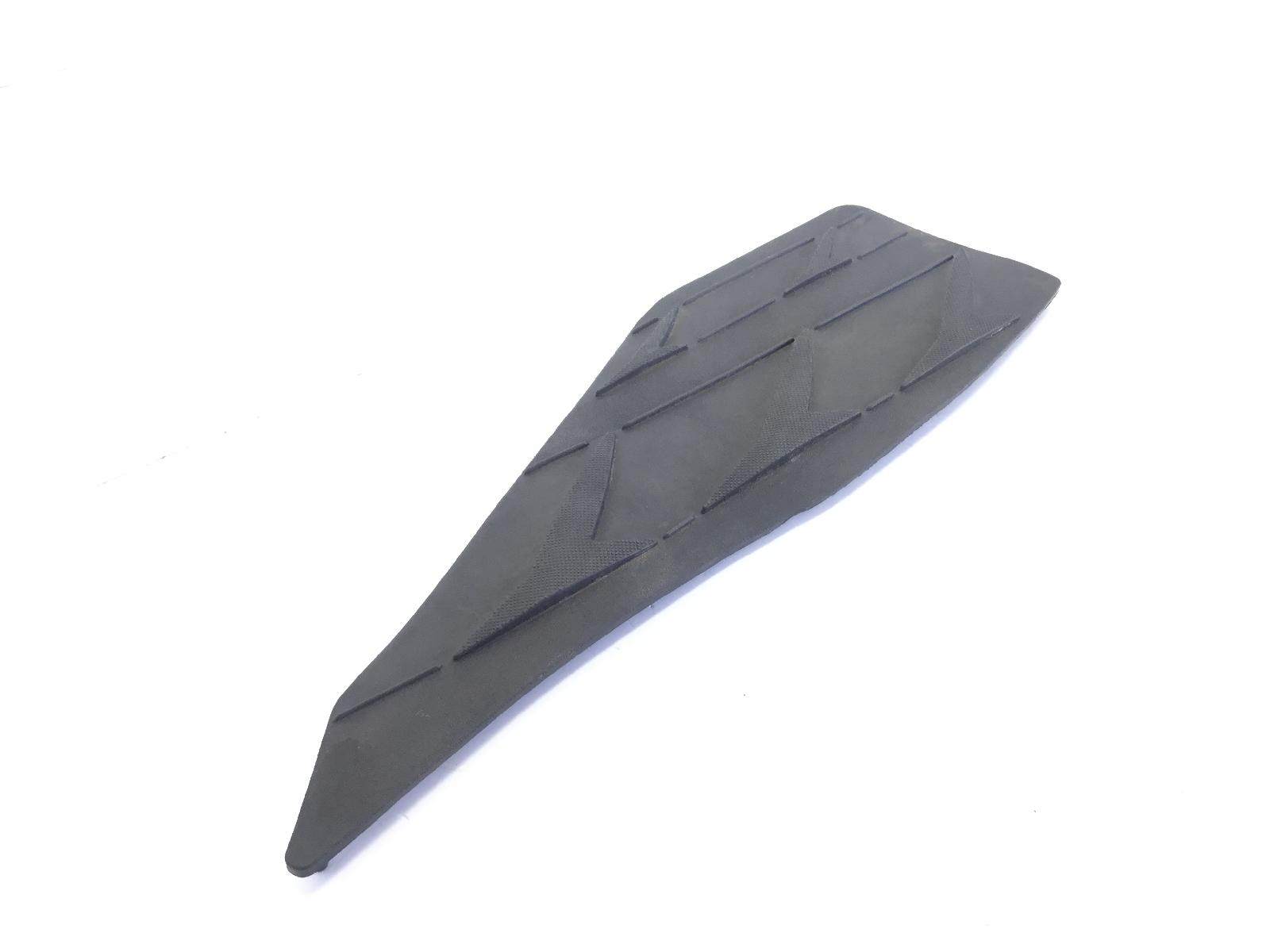 Malaguti f12 r phantom lc 50 tappetino pedana pavimento destra 2007 2010 8201