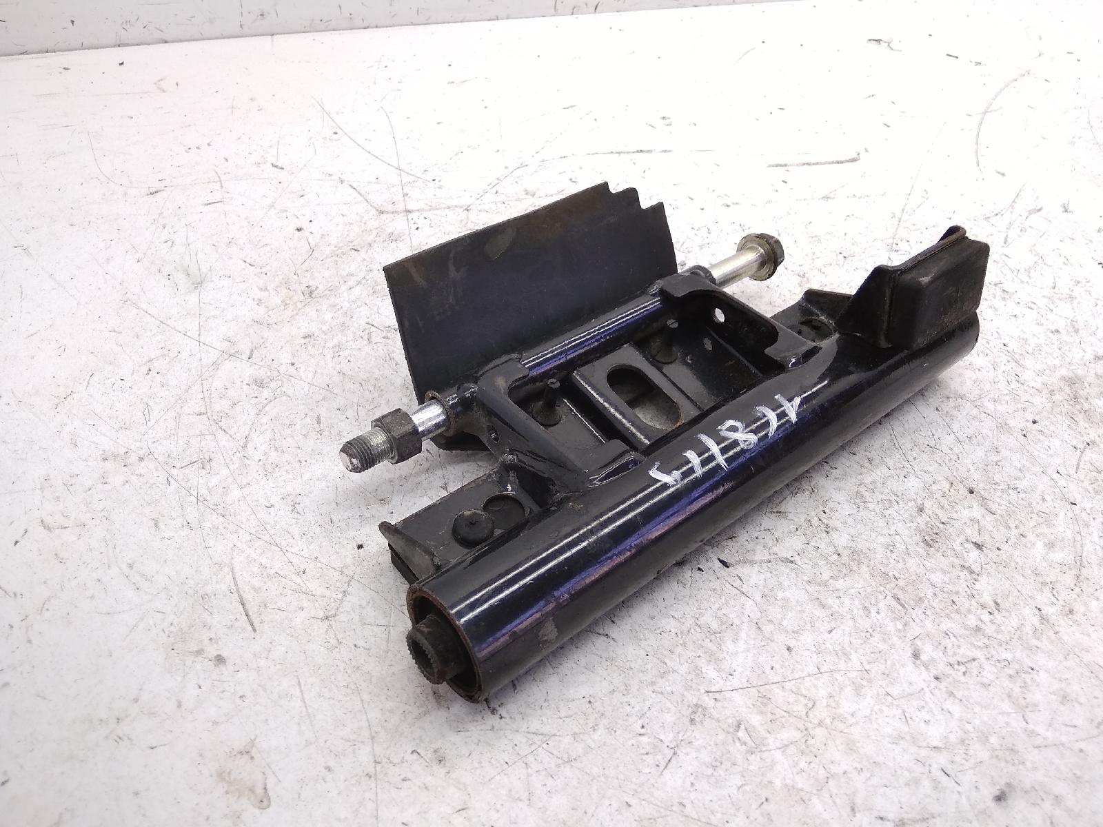Suzuki burgman 150 staffa supporto motore 2002 2002 br111