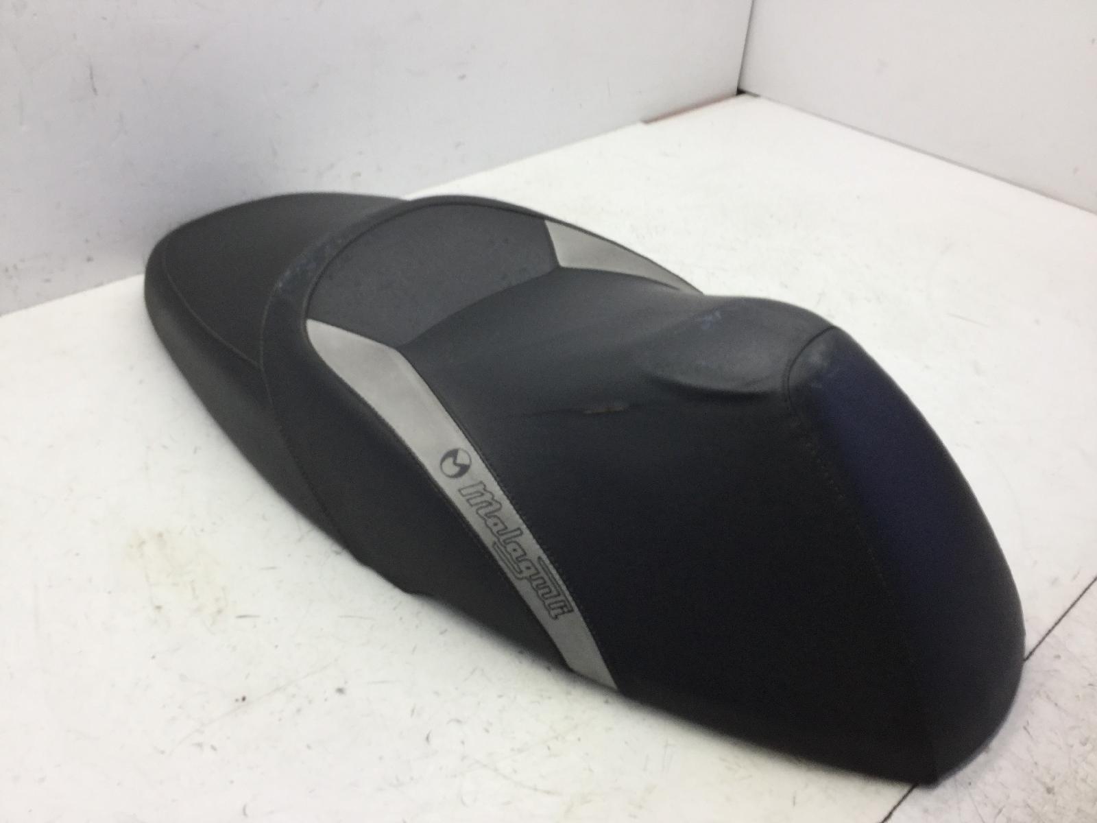 Malaguti centro sl 125 sella saddle con piccolo strappo su fodera 2009 2009 840102