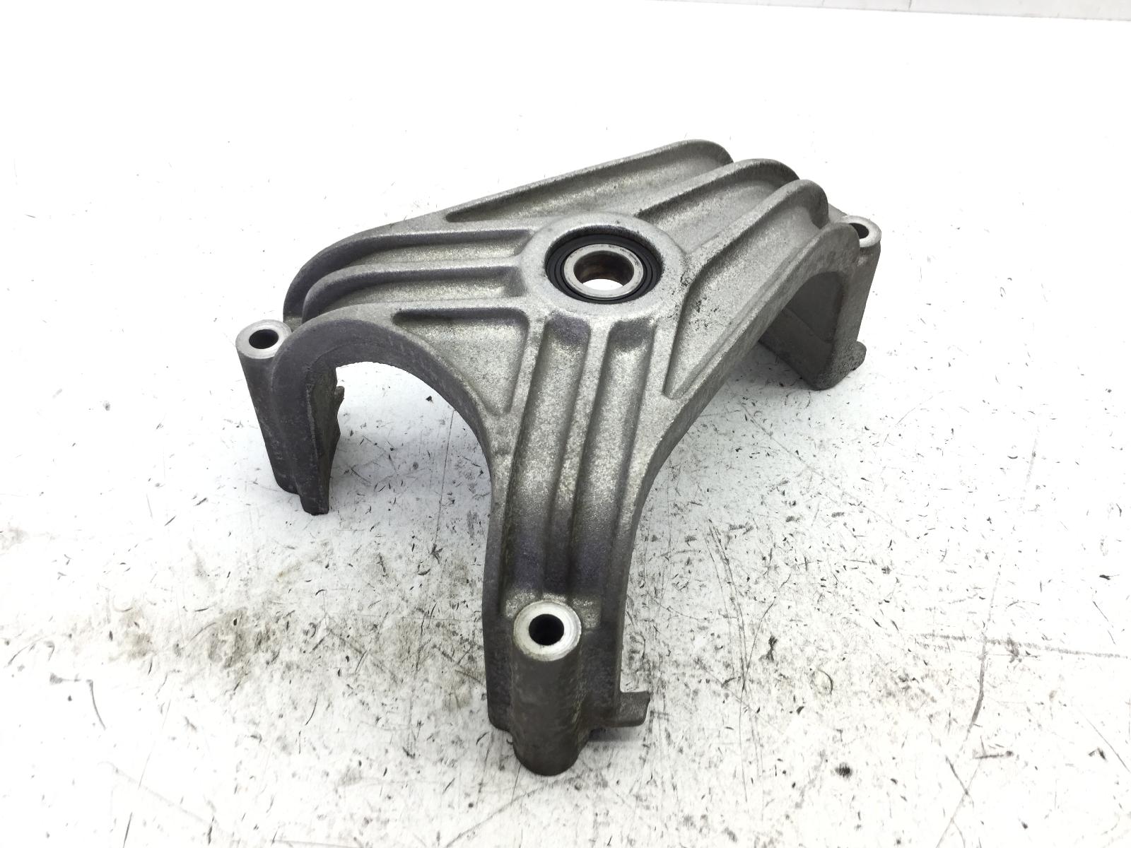Aprilia atlantic 500 supporto staffa gruppo frizione 2001 2004 pt003