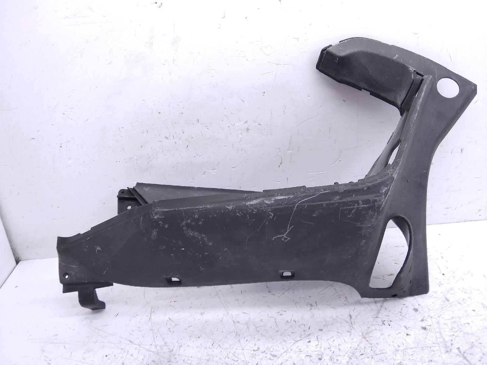 Aprilia atlantic 500 carena supporto pedana destro 2001 2004 pt003