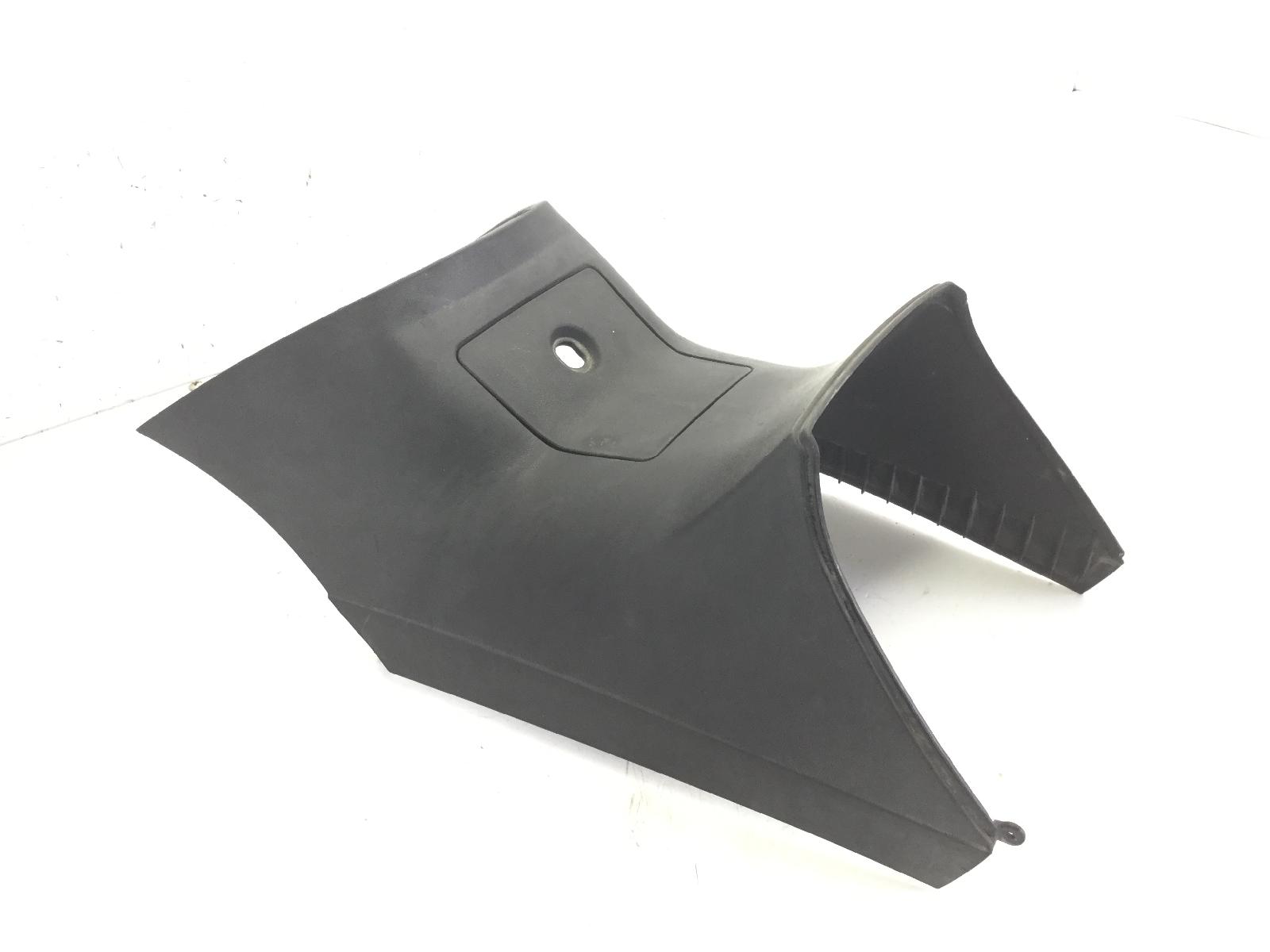 Aprilia atlantic 500 carena tunnel pedana centrale - attacco rotto 2001 2004 pt003