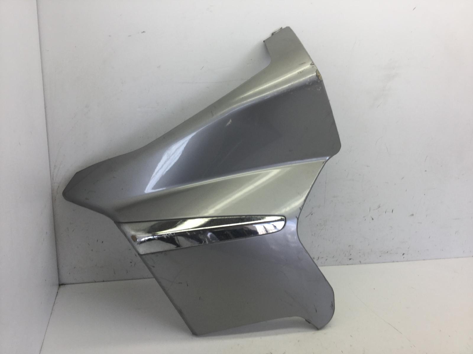 Aprilia atlantic 500 carena scudo anteriore sinistro -attacco rotto e crepa 2001 2004 pt003