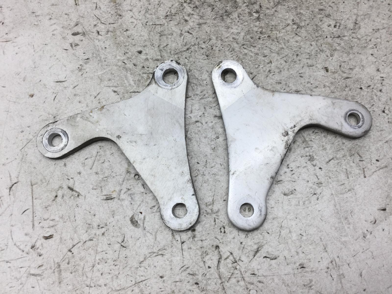 Aprilia pegaso ie 650 coppia staffe supporti motore 2001 2004 rw000