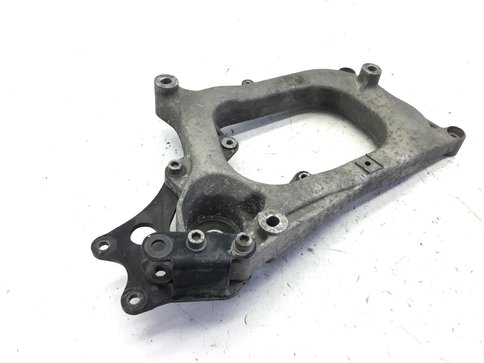 Piaggio mp3 250 staffa supporto scarico marmitta 2006 2008 m47201