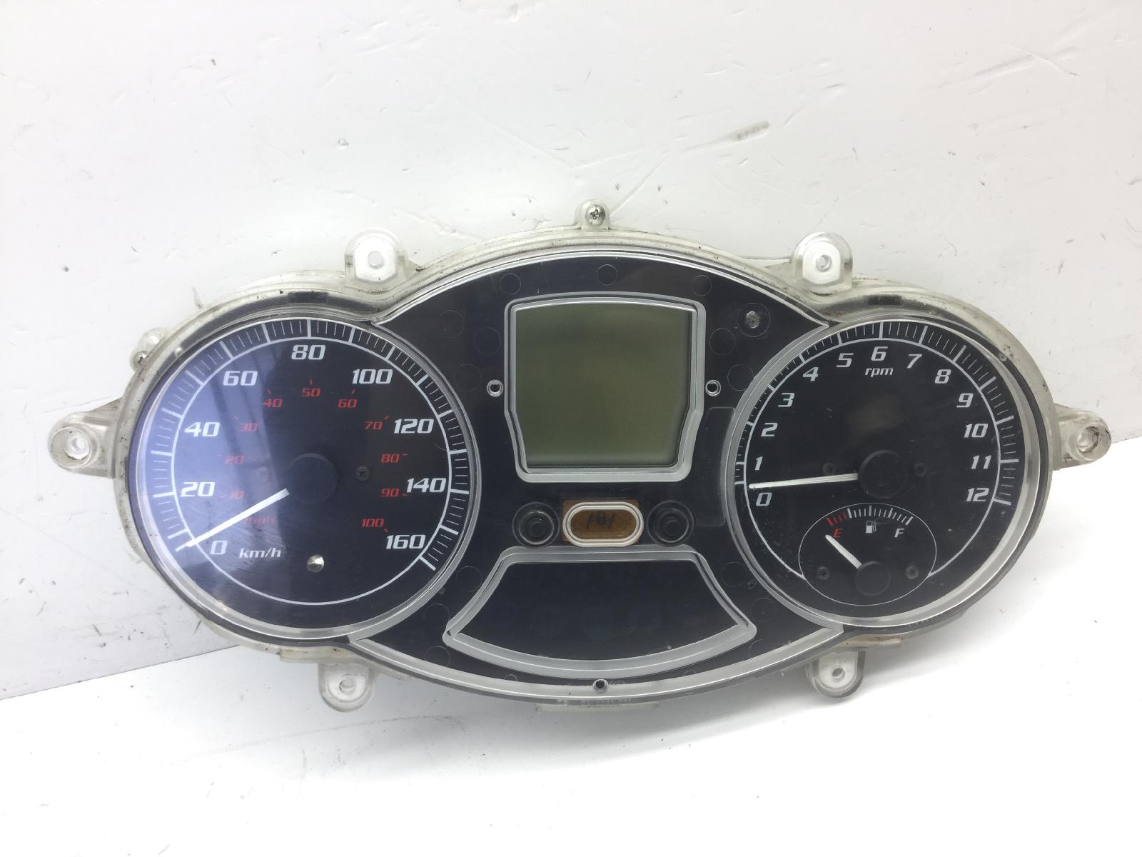 Piaggio mp3 250 strumentazione contachlometri gruppo strumenti 2006 2008 m47201