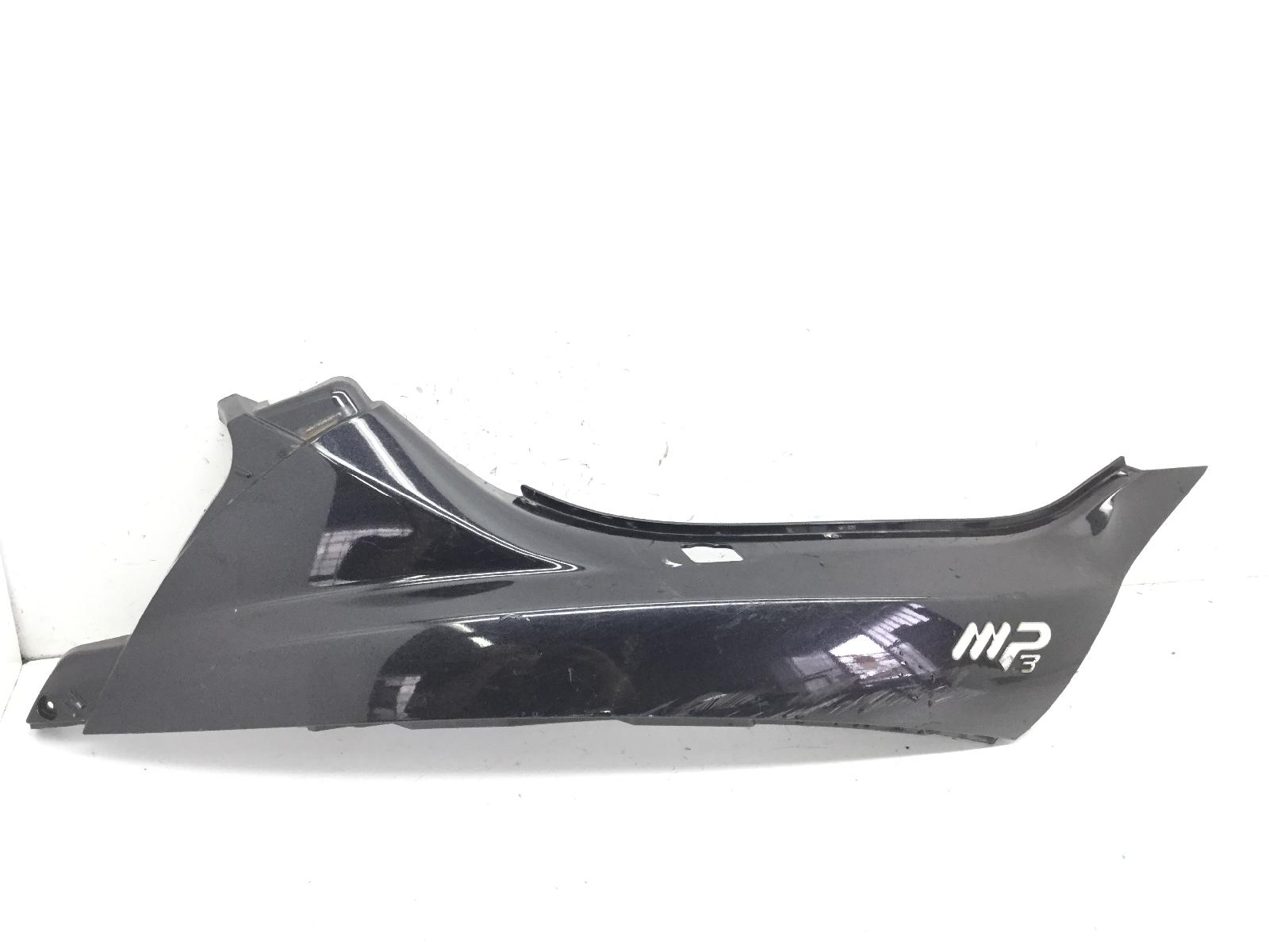 Piaggio mp3 250 carena fiancata posteriore destra 2006 2008 m47201