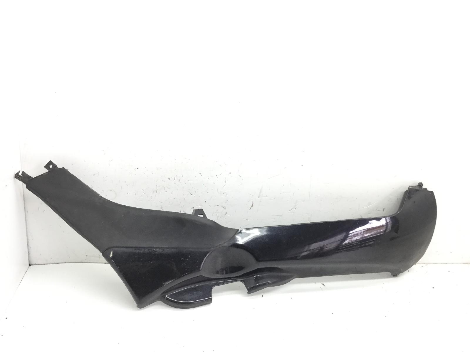 Piaggio mp3 250 carena sottopedana destra 2006 2008 m47201