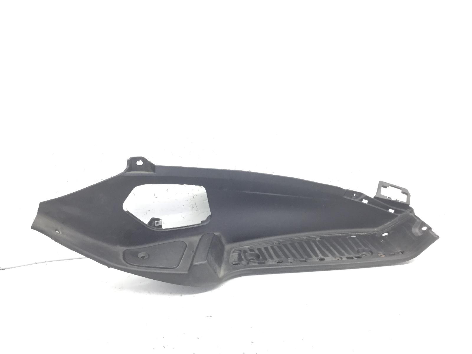 Piaggio mp3 250 carena pedana pavimento poggiapiedi destra 2006 2008 m47201