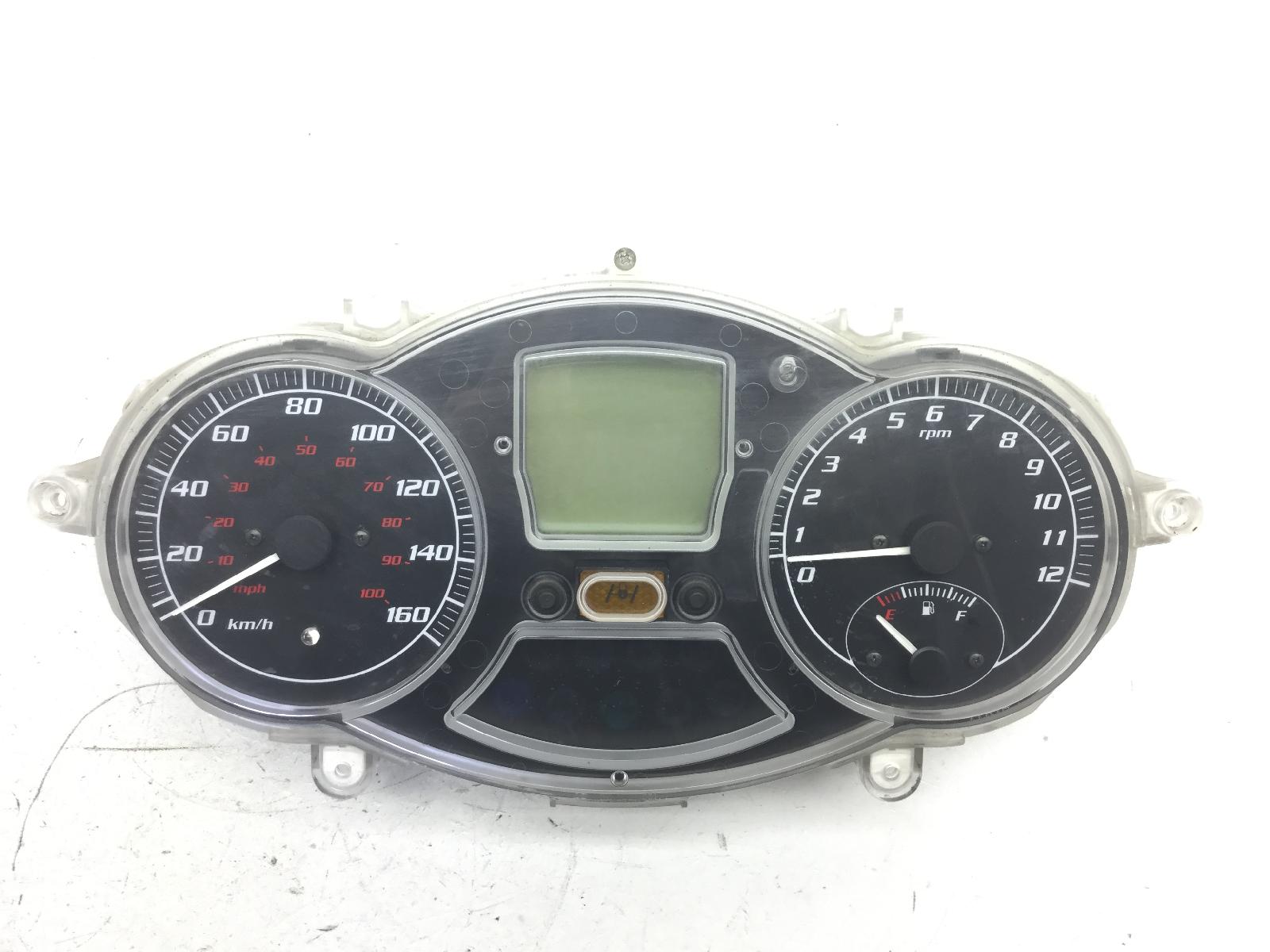 Piaggio mp3 250 strumentazione contachilometri gruppo strumenti 2006 2008 m47201