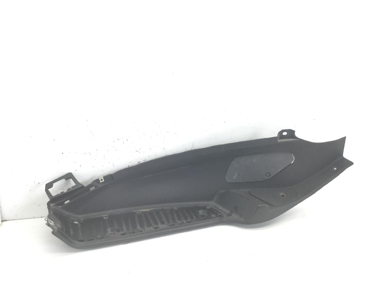 Piaggio mp3 250 carena pedana pavimento poggiapiedi sinistra 2006 2008 m47201