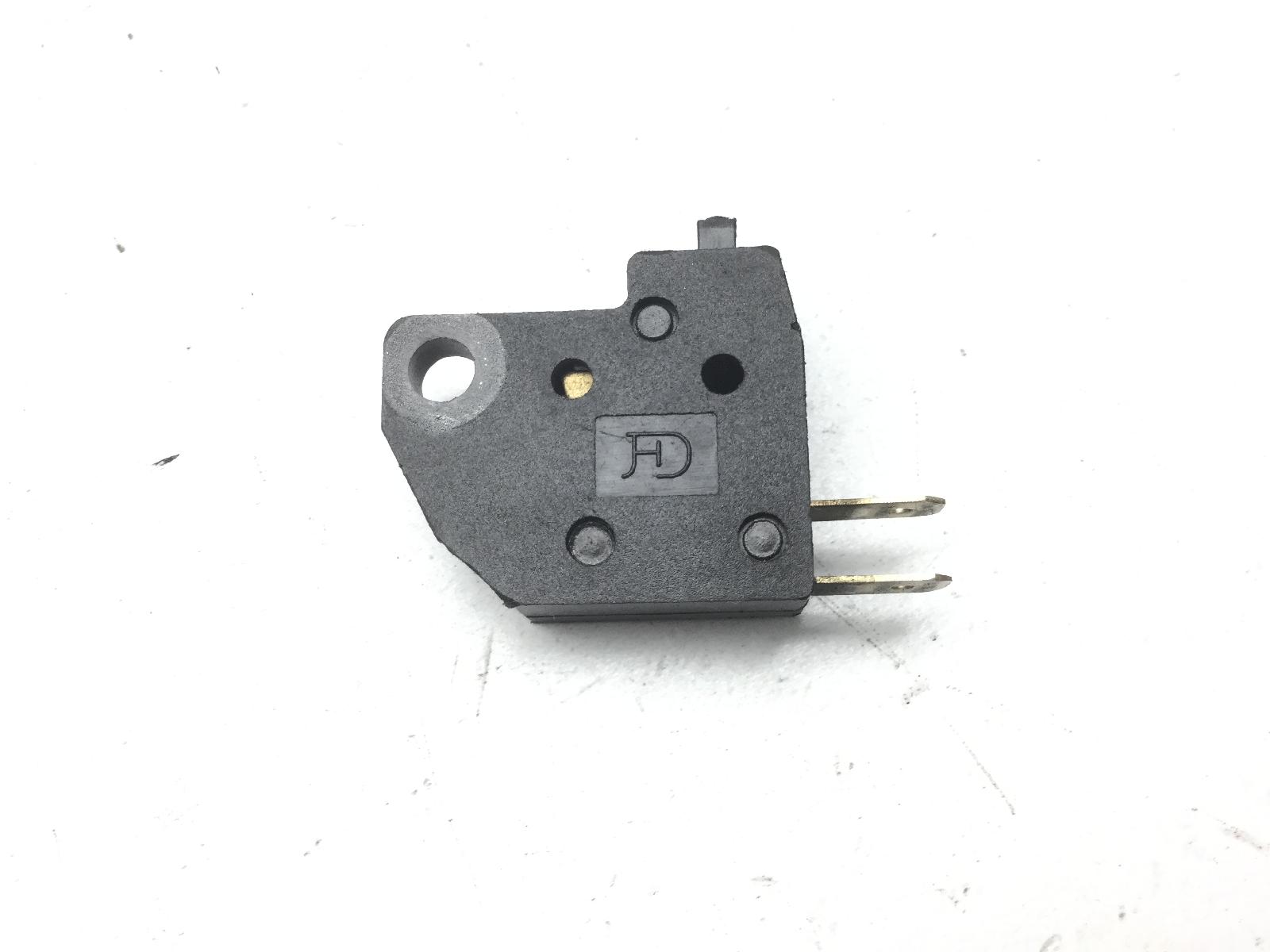 Kymco super 8 4t 50 sensore pulsante stop microstop freno anteriore 2013 2013 u71000