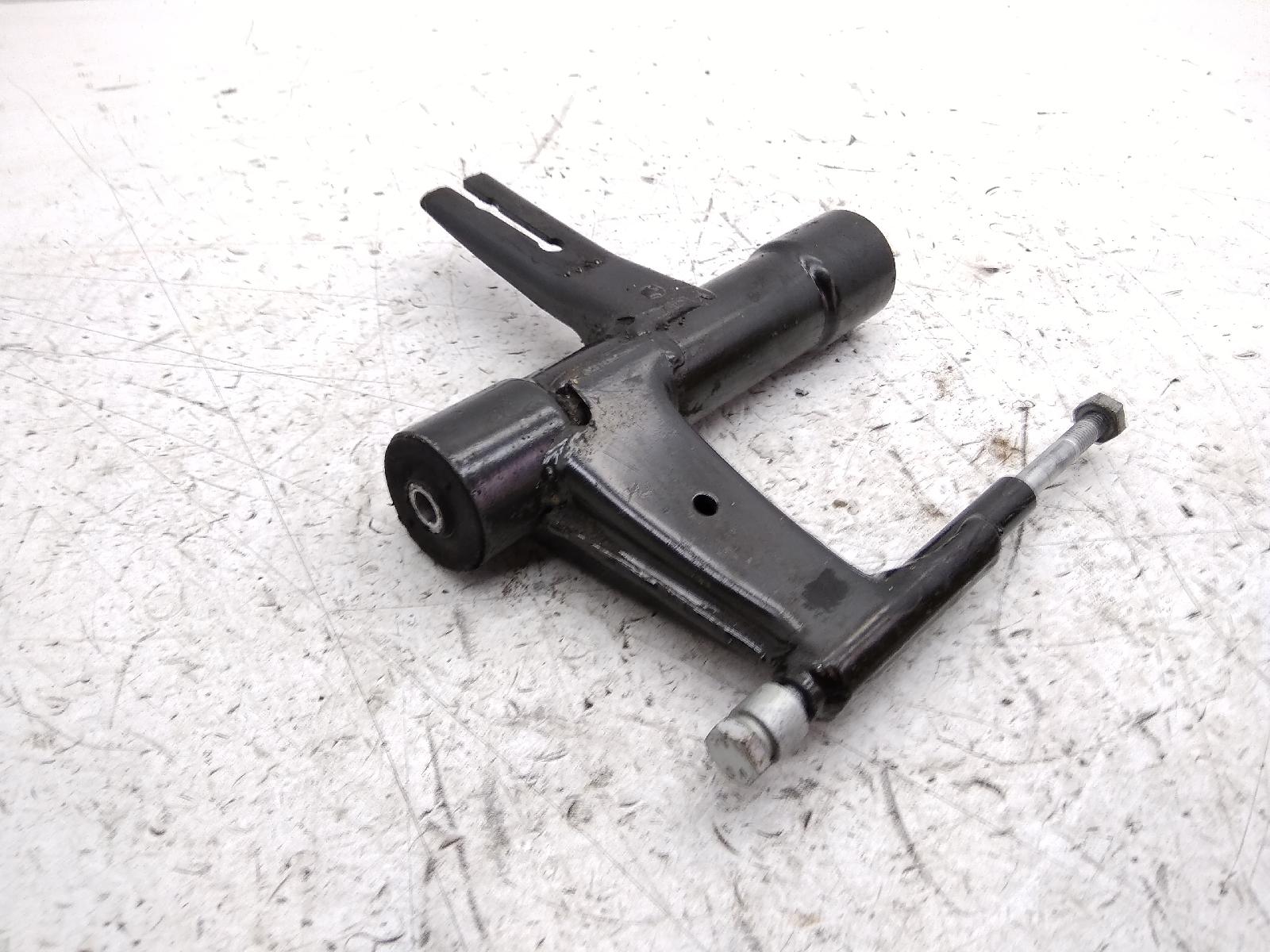 Piaggio liberty 4t 50 staffa supporto motore 2000 2002 c282