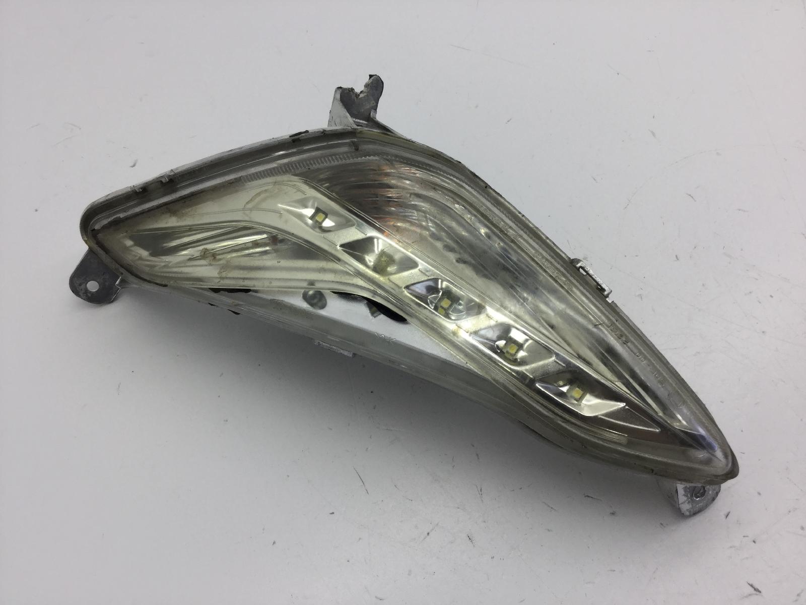 Piaggio beverly 4t 4v ie 300 freccia anteriore sinistro con attacco rotto 2010 2016 m69200