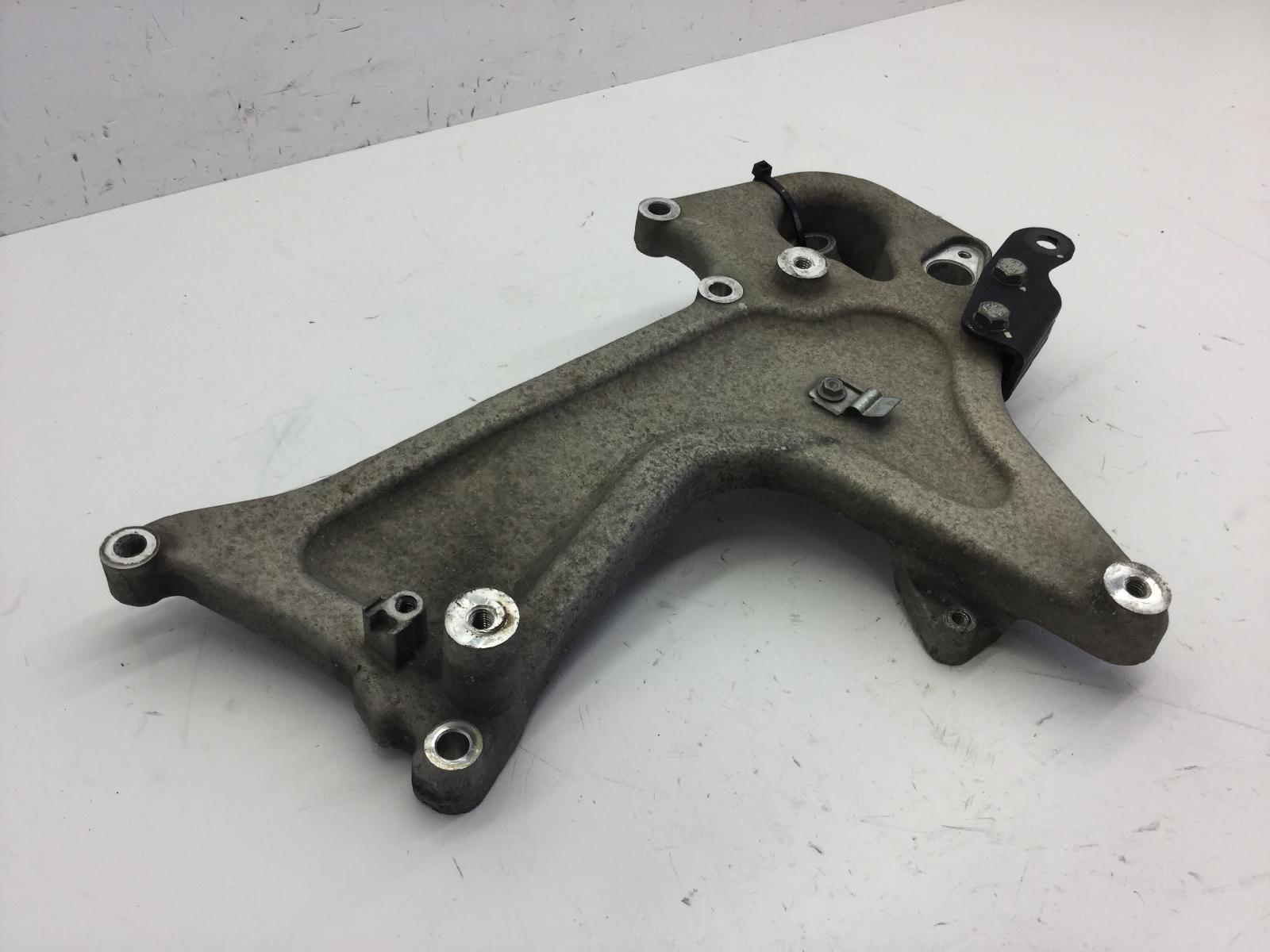 Piaggio beverly 4t 4v ie 300 staffa supporto scarico marmitta 2010 2016 m69200