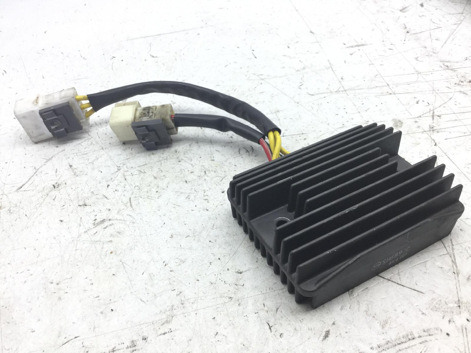 Piaggio beverly 4t 4v ie 300 regolatore di tensione 2010 2016 m69200