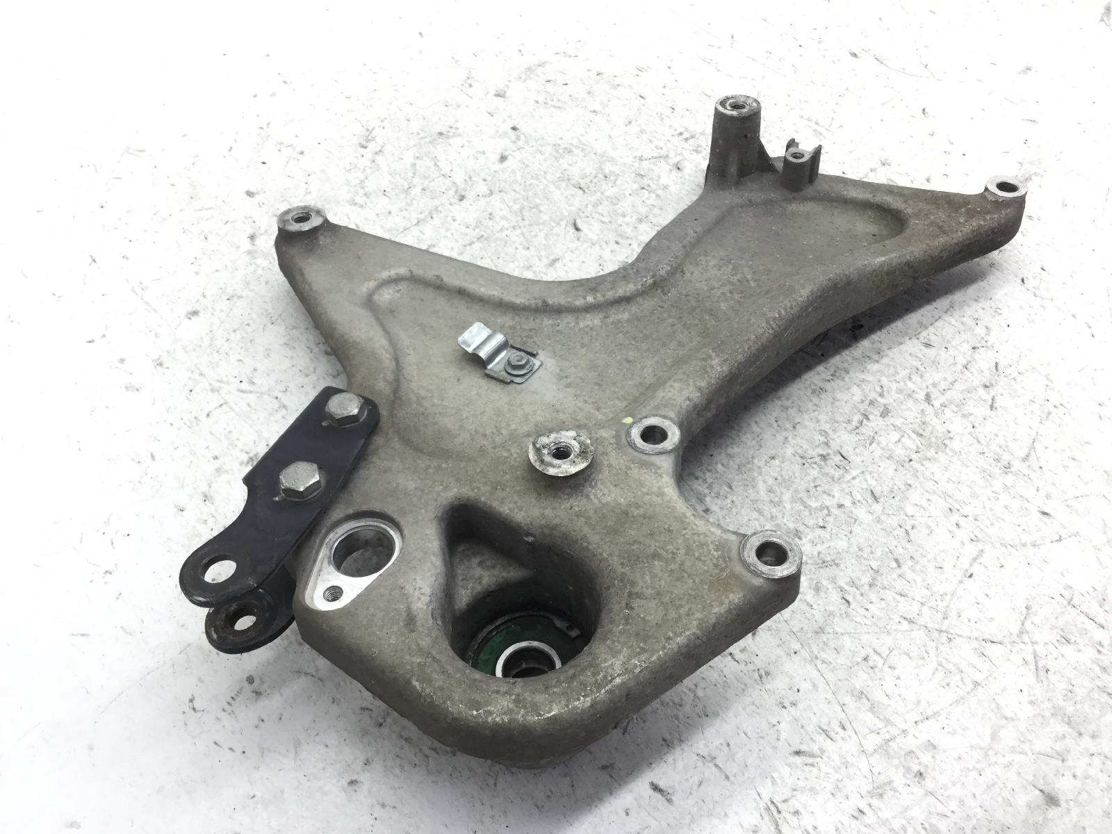 Piaggio beverly 4t 4v ie 300 staffa supporto scarico marmitta 2010 2016 m69200