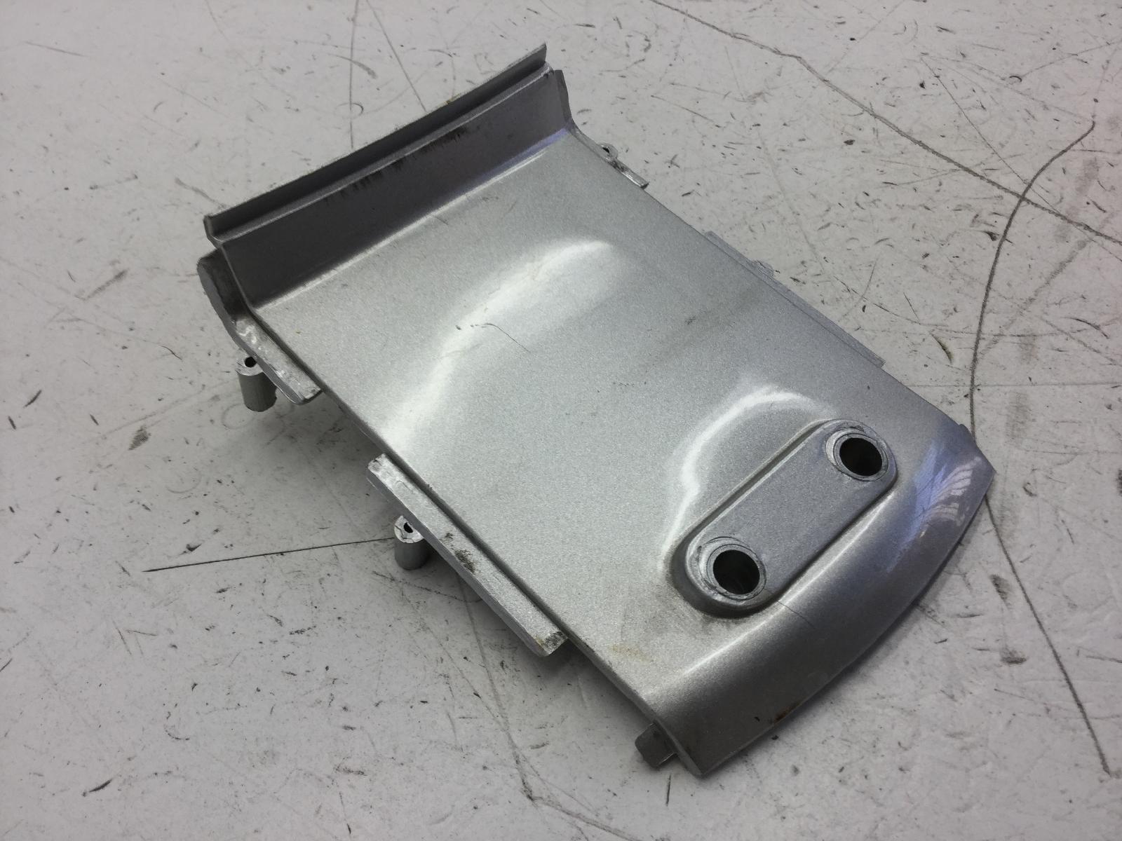 Kymco vivio 125 carena coperchio chiusura fianchetti posteriori con crepa 2000 2000 sl25ab