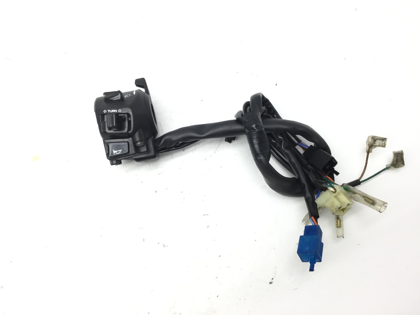 Honda hornet 600 commutatore devio sinistro con difetto su spinotto 2001 2001 pc36a02f