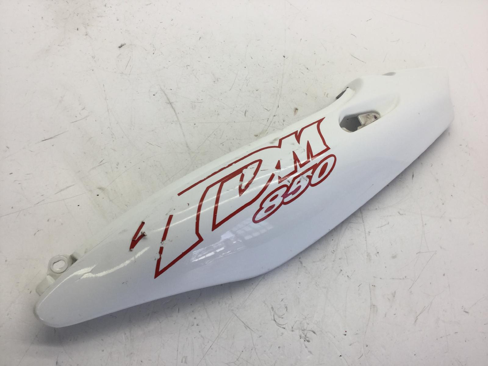 Yamaha tdm 850 carena fiancata posteriore con attacco rotto e piccole crepe 2000 2001 4tx00