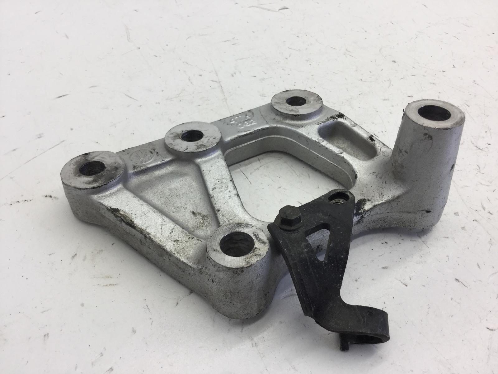 Yamaha tdm 850 supporto motore destro 2000 2001 4tx00